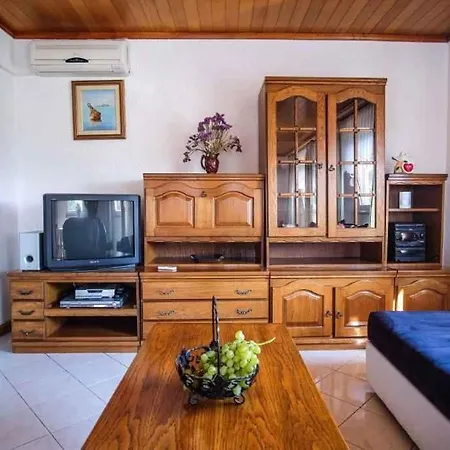 Apartmán In Barbat - Insel Rab 16122 *